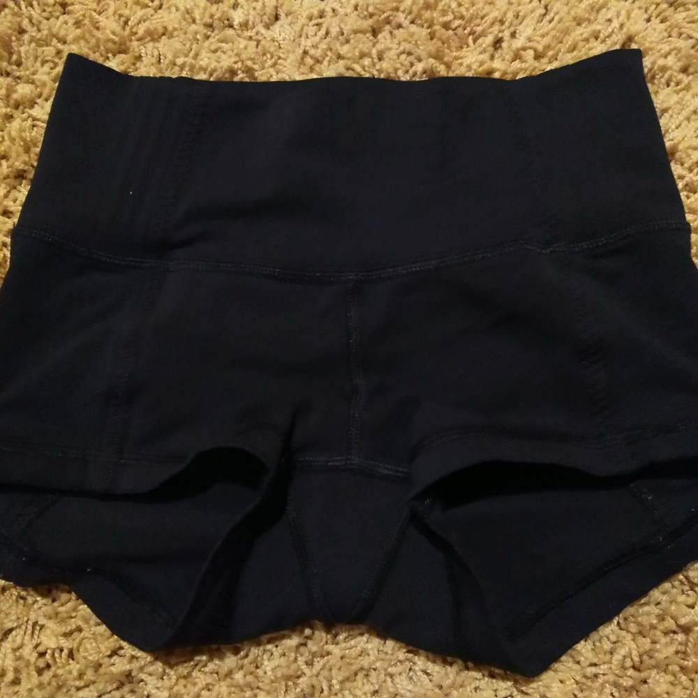 Lululemon Everlux booty shorts - Size 2